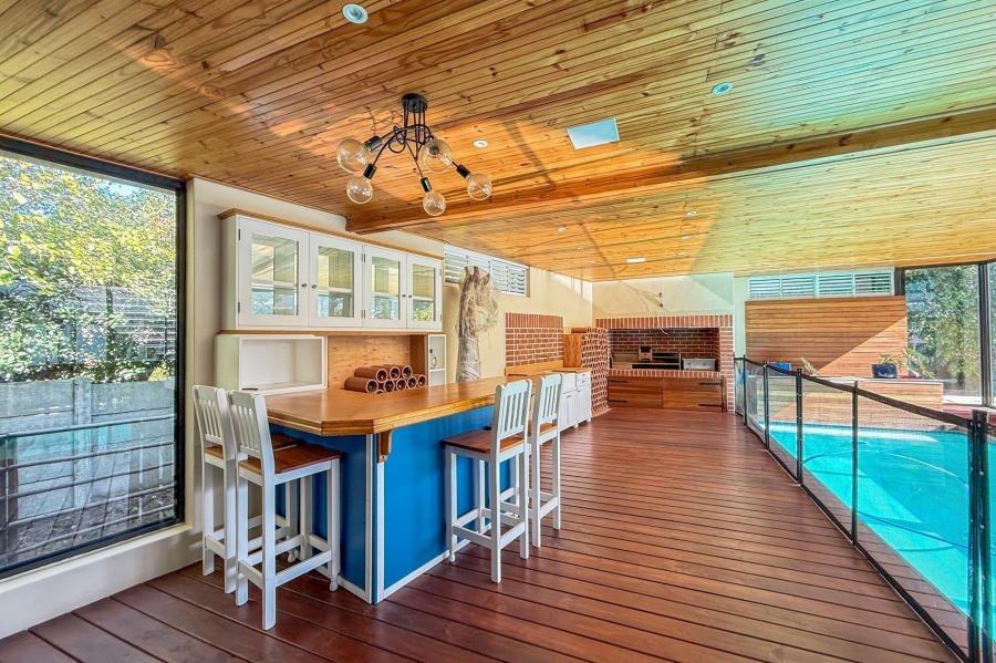 5 Bedroom Property for Sale in Plattekloof Western Cape